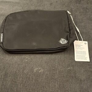 lululemon athletica Everywhere Belt Bag — Black